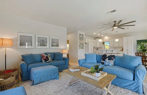 Henderson Point Cottage | Cozy Raised Cottage Overlooking Beautiful Bayou Mallini.