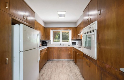 South Central Omaha Apartment | Cozy Ralston Retreat Near Downtown & Arena