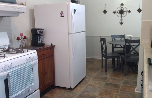 Pipestone Historic District House | Cozy refreshed 2-bedroom bungalow with AC, WiFi in historic Pipestone, MN