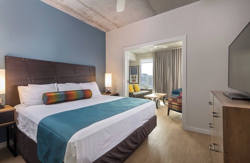 Capitol District Resort | Cozy resort in awesome Austin with AC, fitness room, WiFi