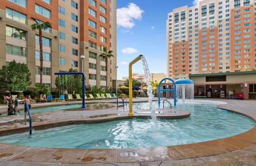 Enterprise Resort | Cozy resort in brilliant Las Vegas with WiFi, fitness room, swimming pools, AC