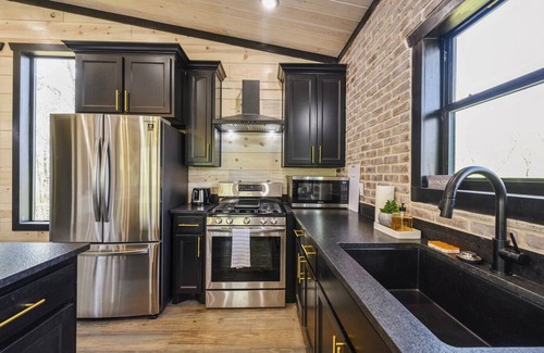 Broken Bow Cabin | Cozy Retreat | Private Heated Pool | Pet-Friendly