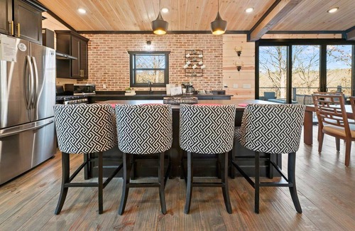 Broken Bow Cabin | Cozy Retreat | Private Heated Pool | Pet-Friendly