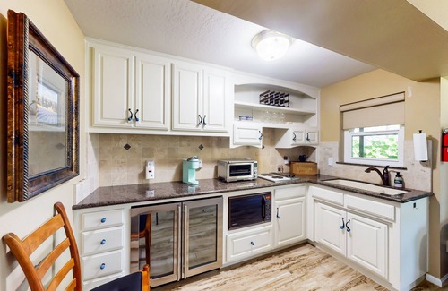 Grass Valley House | Cozy retreat with pool, hot tub, basketball court, wood fireplace, & gas grill