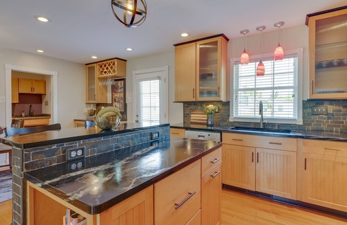 Lakeside House | Cozy Richmond Retreat w/Yard ~ 5 Mi to Dtwn!