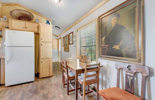 Del Valle Cabin | COZY, RIVER-FRONT CABIN, GATED, PRIVATE, ROMANTIC AND UNIQUE