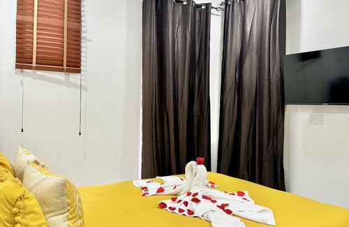 Leeward Settlement Bed & Breakfast | Cozy room/bath, Ocean Pearl–Near Sunset Beach, Gracebay, Golf, Marina in Leeward