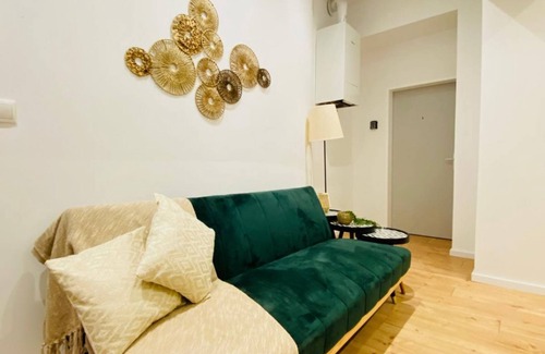 Ottakring Apartment | Cozy Room in Ottakring: Spectacular City Views