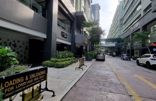 Sri Hartamas Apartment | Cozy Room on Top of Publika Shopping Gallery, Solaris Dutamas, Mont Kiara.