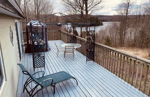 Highlands East Cabin | Cozy, rustic, 2-bedroom lake view retreat