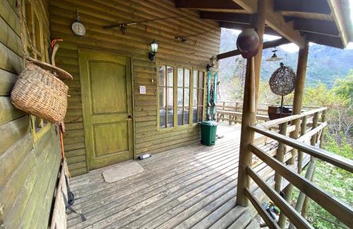 Los Azules House | Cozy Rustic Cabin with Stunning Natural Views