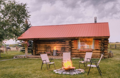 Bozeman Cabin | Cozy Rustic Montana Cabin in Gallatin Gateway