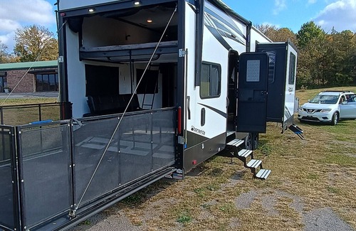 Woodbury House | Cozy RV in charming Woodbury with WiFi, AC