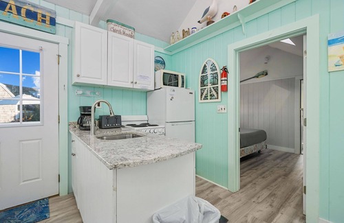 Yarmouth Cottage | Cozy SeaGills Nest Cottage Steps from Nantucket Sound