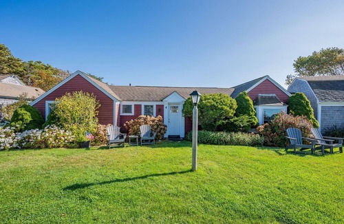 Yarmouth Cottage | Cozy Seaside Cottage with Private Beach & Cape Cod Charm!