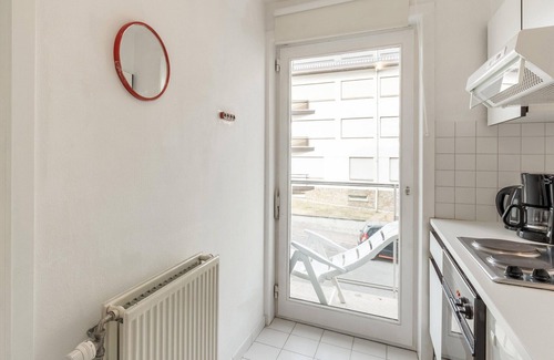 Albertstrand Apartment | Cozy Seaside Escape with Balcony