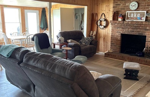 Mayhew Cottage | Cozy, Secluded Cottage With Great Views of Lake Norman - Right On The Water