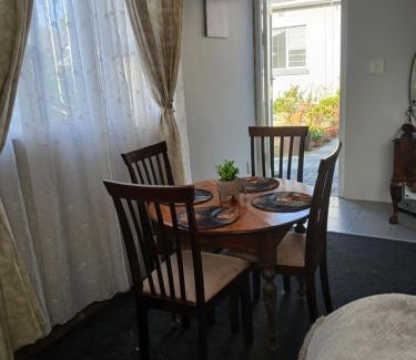 Cape Town Apartment | Cozy, self-catering Garden Flat