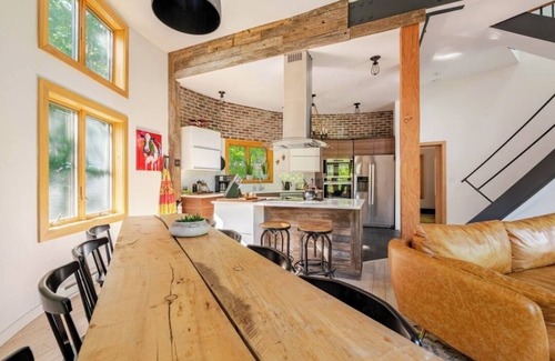 Willow Ski Chalet | Cozy Silo with Sunset Mountain Views near Woodstock