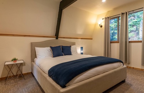 Olympic Valley Cabin | Cozy Ski Cabin in Alpine Meadows