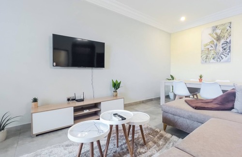 Teshie Apartment | Cozy & Spacious 2BD APT w/QUEENbeds WIFI & Netflix East Legon