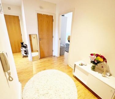 Sutton Cross Apartment | Cozy Stay in a Quiet Area