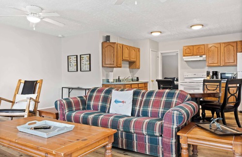 Westview Apartment | Cozy Stay | Perfect for Work and Getaway Seekers!