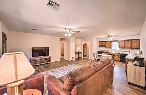 Longtown House | Cozy Stigler Escape, Walk to Lake Eufaula!