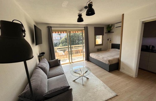 Riou - Petit Juas - Av de Grasse Apartment | Cozy studio apartment in Cannes - AC-Self check-in
