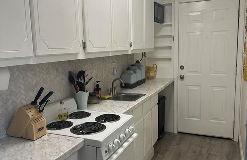 Seminary House | Cozy studio apartment just outside of Hattisburg in a country setting!