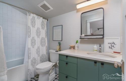 Clayton House | Cozy Studio By Schafer Park W Patio