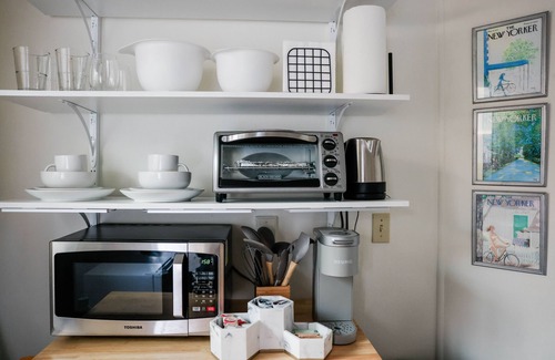 Torrance Apartment | Cozy Studio/Fast WiFi/10 Minutes from Beach