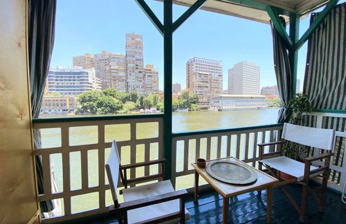 Gezira House | Cozy Studio - Houseboat65, Zamalek Island - Central Cairo