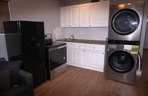 Southeastern Sacramento Apartment | Cozy studio in beautiful Sacramento with AC and more amenities.