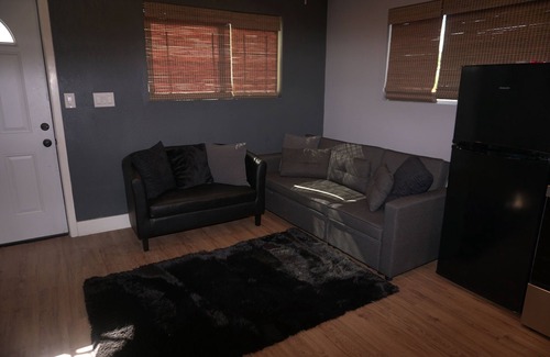 Southeastern Sacramento Apartment | Cozy studio in beautiful Sacramento with AC and more amenities.
