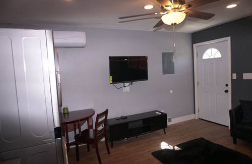 Southeastern Sacramento Apartment | Cozy studio in beautiful Sacramento with AC and more amenities.