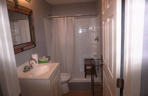 Southeastern Sacramento Apartment | Cozy studio in beautiful Sacramento with AC and more amenities.