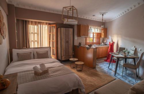 Trikala Apartment | Cozy Studio in Trikala Center with private Parking!