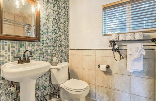 West Colorado Springs Apartment | Cozy Studio Near Garden of the Gods