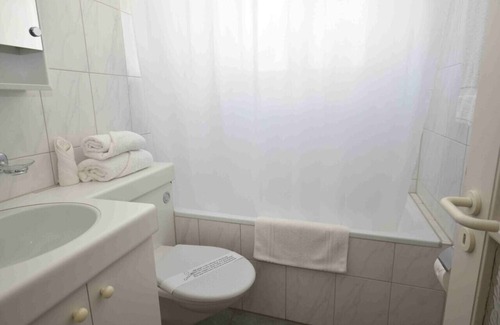 District 6 Apartment | Cozy studio near central station (Crown 38)