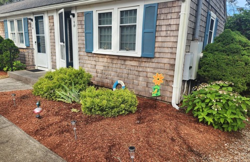 Dennis Port Apartment | Cozy studio only 3/10 of a mile from Nantucket Sound, Free WIFI