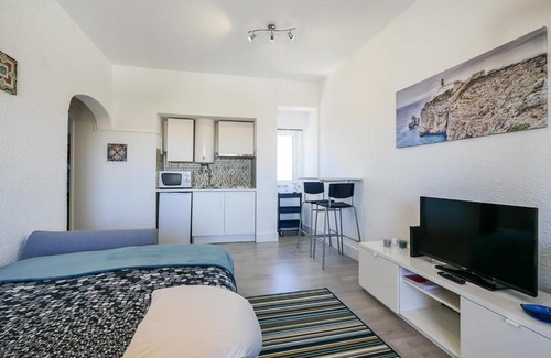 Cascais Apartment | Cozy Studio with balcony and beautiful view