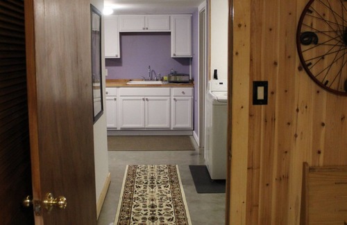 Springfield Apartment | Cozy studio with WiFi and fitness room in Springfield. Close to Okemo and Magic.