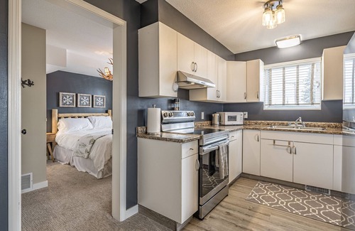 Silver Star Mountain Apartment | Cozy suite with incredible views - perfect for a family!