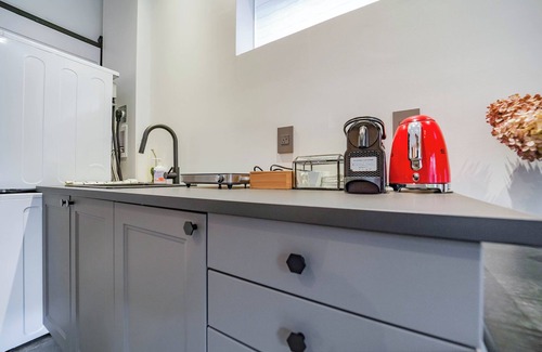 Toronto Apartment | Cozy Suite with Private Access | Midtown Toronto
