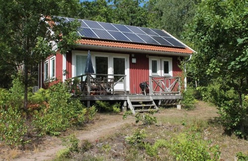 Gamleby Cottage | Cozy summer cottage on privately owned island with nature on the doorstep