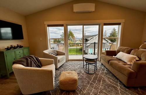 Anacortes House | Cozy Sunrise Oasis one mile from downtown restaurants & shops