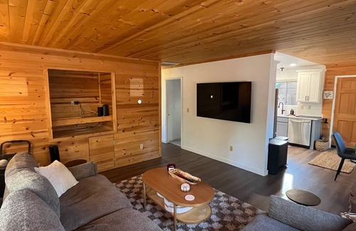Bijou Park House | Cozy Tahoe Retreat