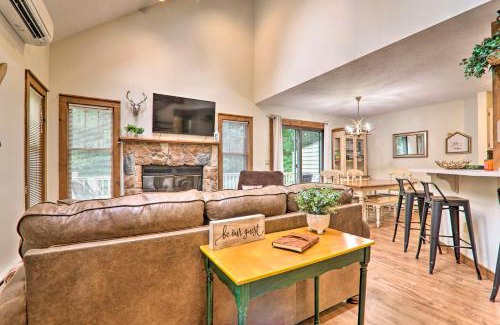 Tannersville House | Cozy Tannersville Cabin with Game Room and Gas Grill!