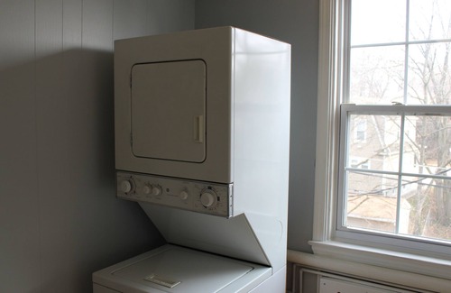 Catonsville House | Cozy townhome in Catonsville, pet and family friendly!
